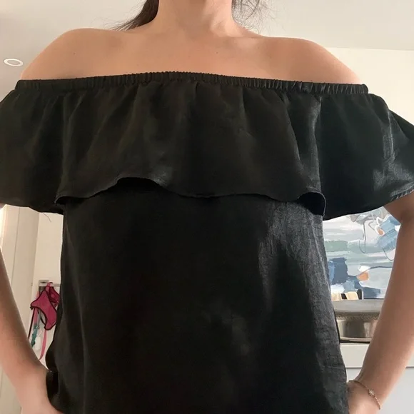 Off-Shoulder Black Ruffle Top - Picture 2 of 2